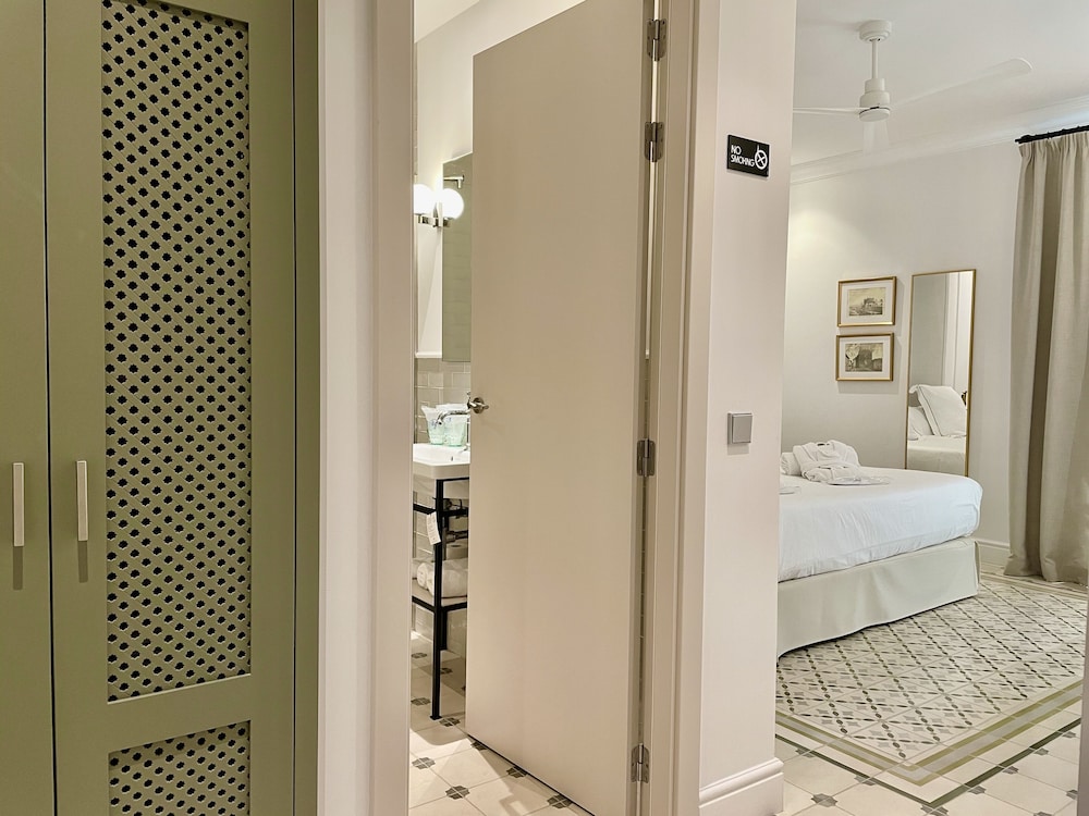 Hotel Basílica — Hotel rooms in Palma de Mallorca, Balearic Islands