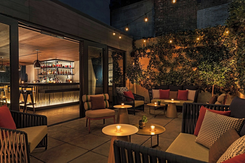 Moxy NYC East Village — Restaurant & bars in New York City, New York State