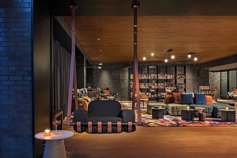 Moxy NYC East Village — Restaurant & bars in New York City, New York State