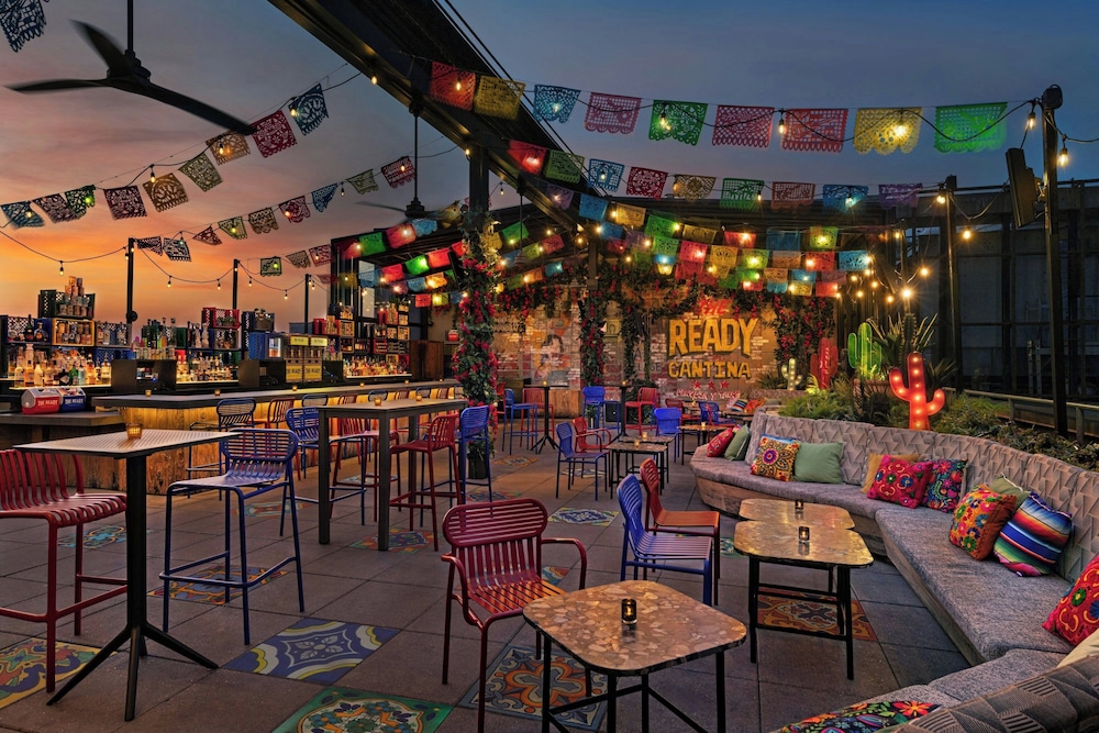 Moxy NYC East Village — Restaurant & bars in New York City, New York State