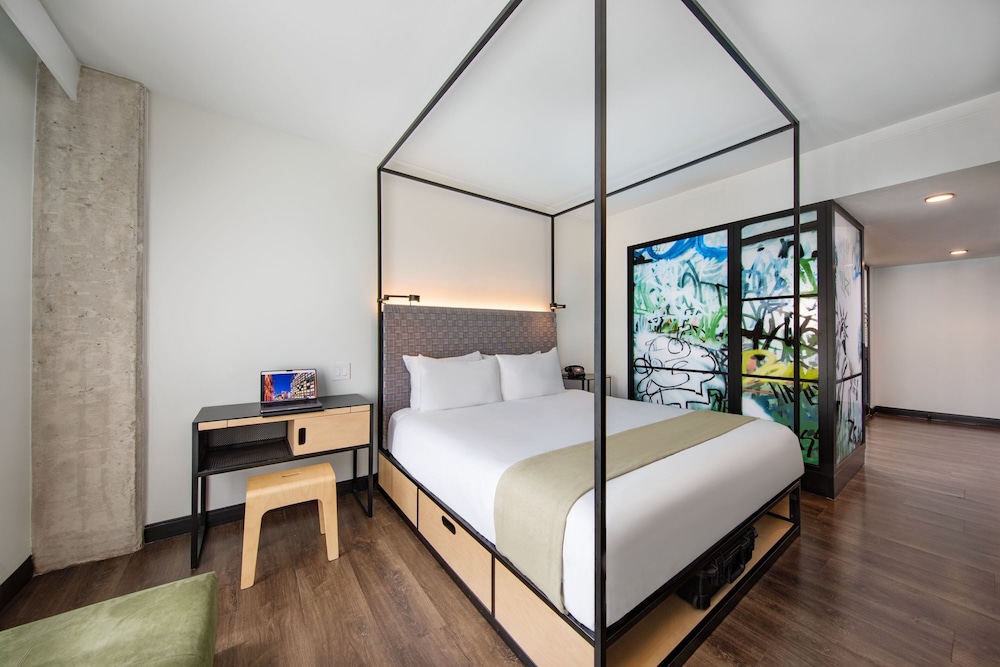 Moxy NYC East Village — Hotel rooms in New York City, New York State