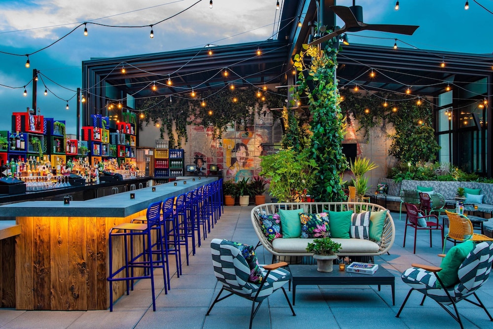 Moxy NYC East Village — Restaurant & bars in New York City, New York State