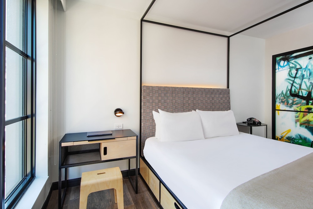 Moxy NYC East Village — Hotel rooms in New York City, New York State