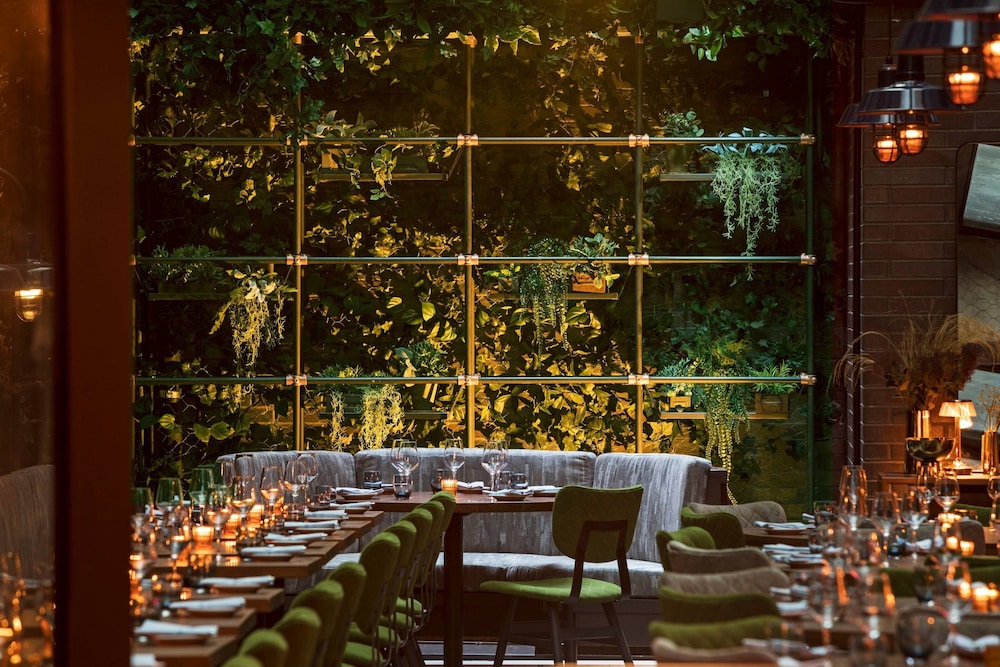 Moxy NYC East Village — Restaurant & bars in New York City, New York State