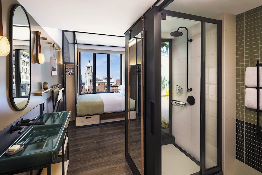 Moxy NYC East Village — Hotel rooms in New York City, New York State