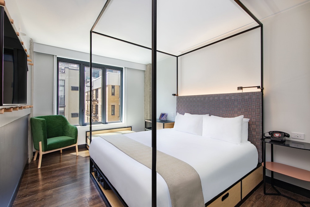 Moxy NYC East Village — Hotel rooms in New York City, New York State