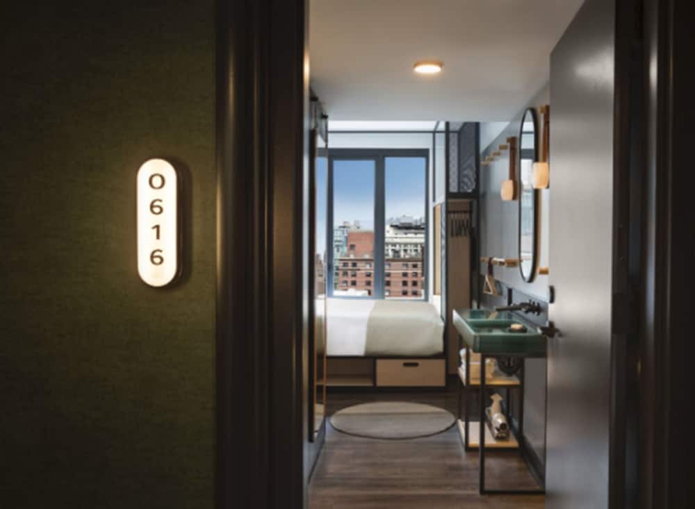 Moxy NYC East Village — Hotel rooms in New York City, New York State
