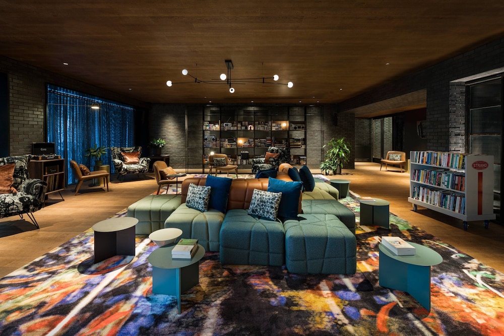 Moxy NYC East Village — Restaurant & bars in New York City, New York State