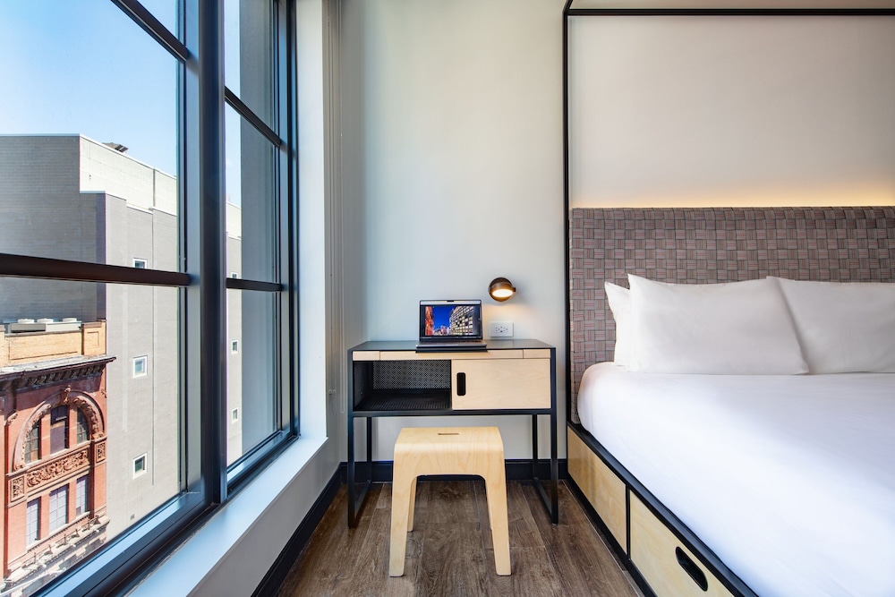 Moxy NYC East Village — Hotel rooms in New York City, New York State