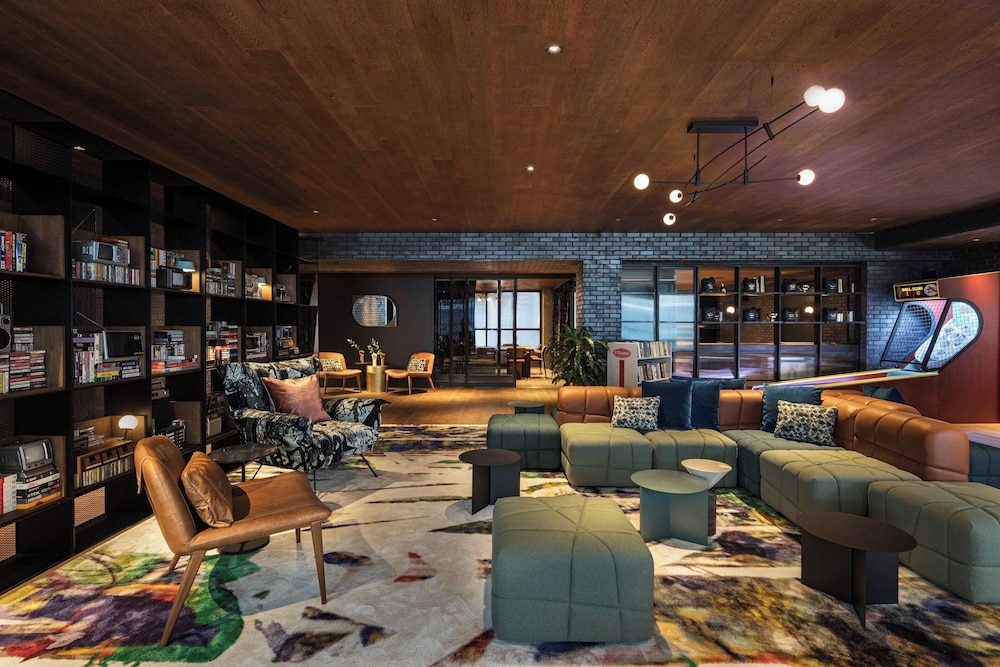 Moxy NYC East Village — Restaurant & bars in New York City, New York State