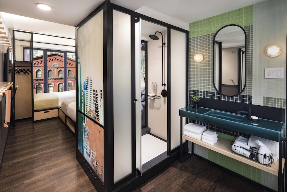 Moxy NYC East Village — Hotel rooms in New York City, New York State