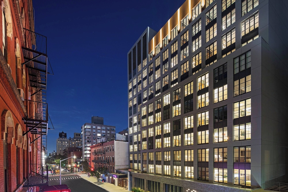 Moxy NYC East Village — Hotel building in New York City, New York State