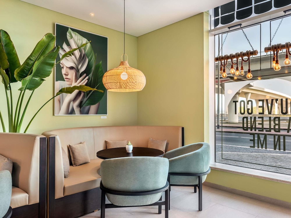 Novotel Dubai Al Barsha — Restaurant & bars in Dubai