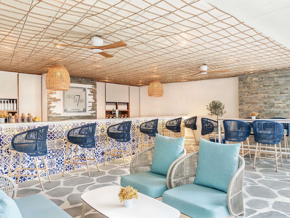 Novotel Dubai Al Barsha — Restaurant & bars in Dubai