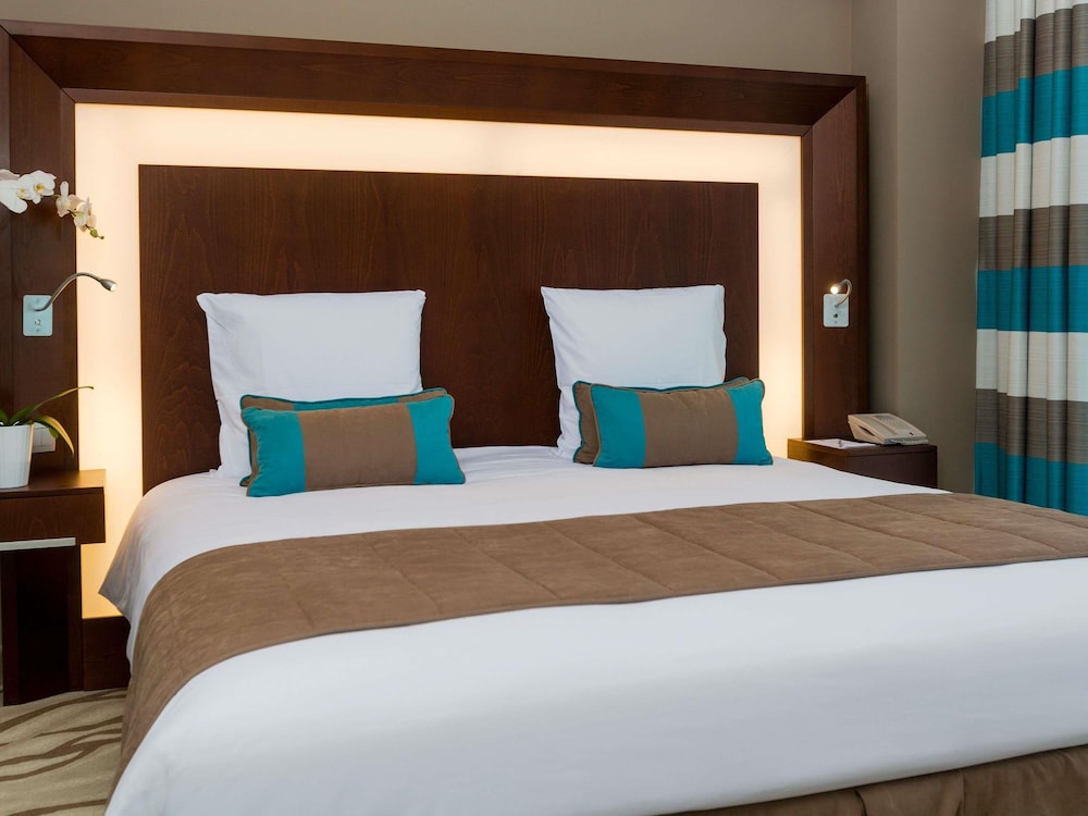 Novotel Dubai Al Barsha — Hotel rooms in Dubai