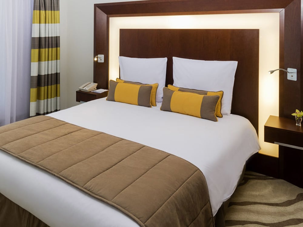 Novotel Dubai Al Barsha — Hotel rooms in Dubai