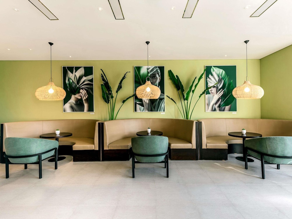 Novotel Dubai Al Barsha — Restaurant & bars in Dubai