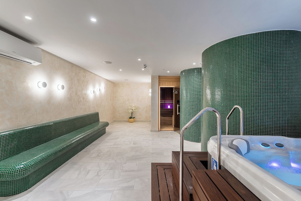 Hotel Mirjam — Spa in Makarska, Split-Dalmatia