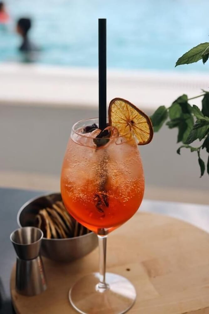 Hotel Mirjam — Restaurant & bars in Makarska, Split-Dalmatia