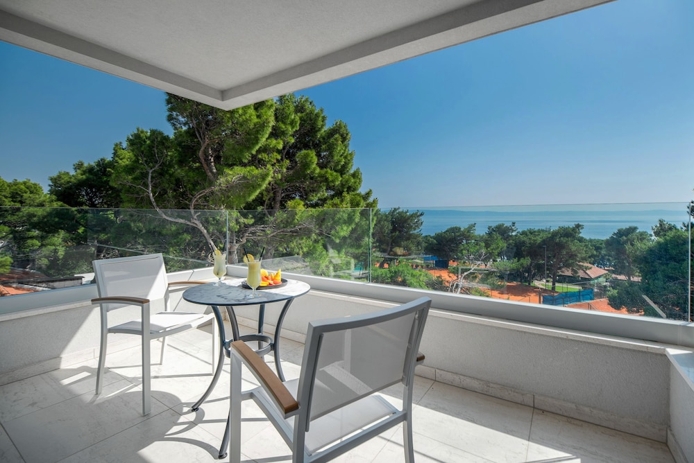 Hotel Mirjam — Hotel rooms in Makarska, Split-Dalmatia