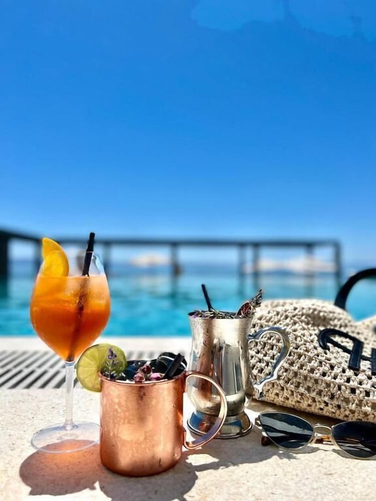Hotel Mirjam — Restaurant & bars in Makarska, Split-Dalmatia