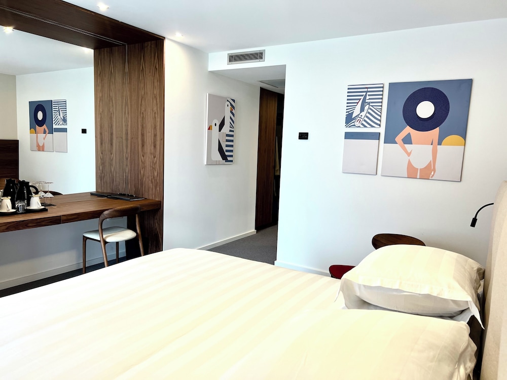 Hotel Mirjam — Hotel rooms in Makarska, Split-Dalmatia