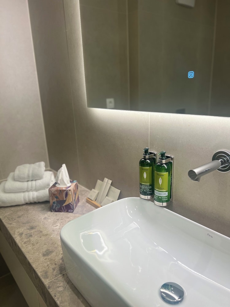 Hotel Mirjam — Hotel rooms in Makarska, Split-Dalmatia