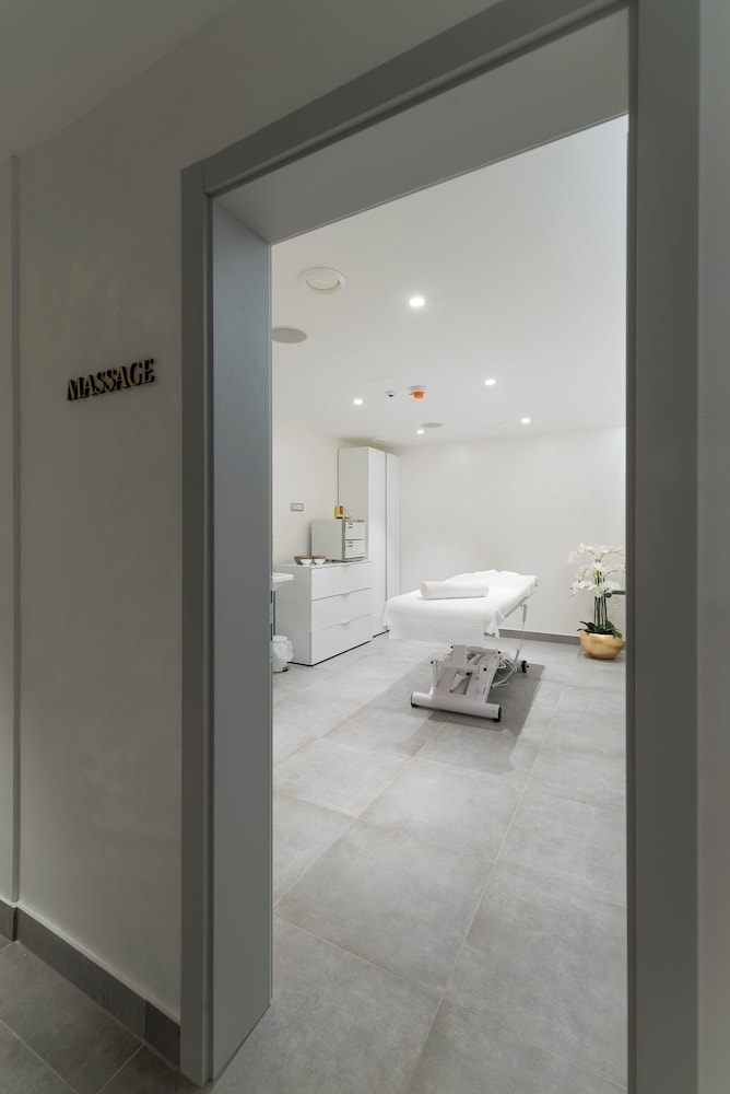 Hotel Mirjam — Spa in Makarska, Split-Dalmatia