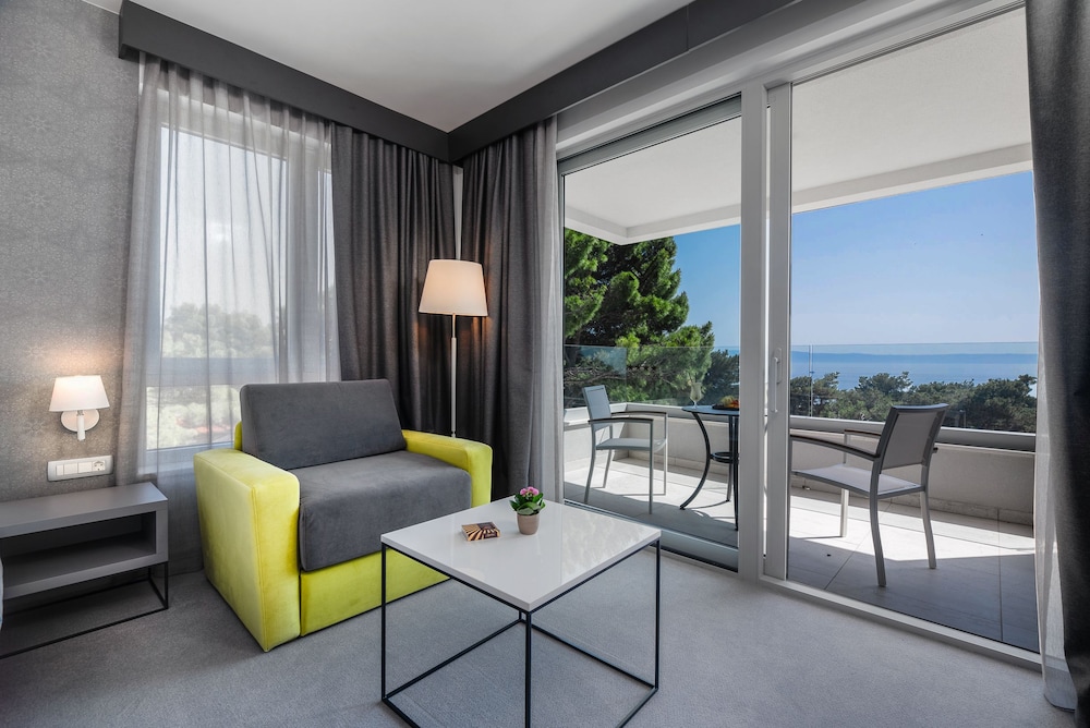 Hotel Mirjam — Hotel rooms in Makarska, Split-Dalmatia