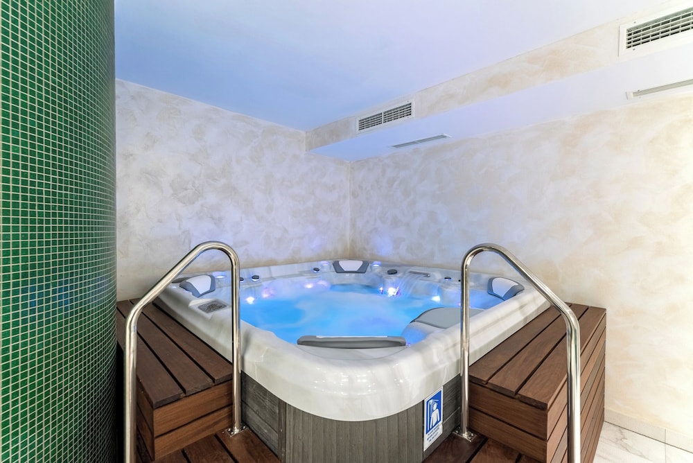 Hotel Mirjam — Spa in Makarska, Split-Dalmatia