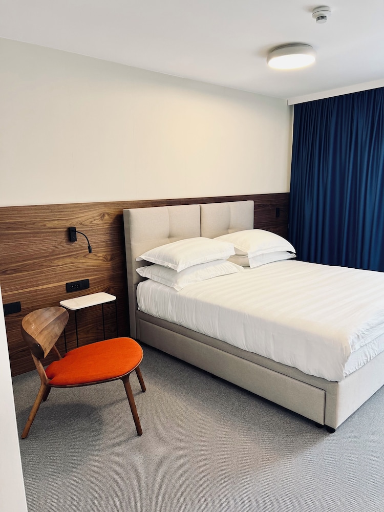 Hotel Mirjam — Hotel rooms in Makarska, Split-Dalmatia