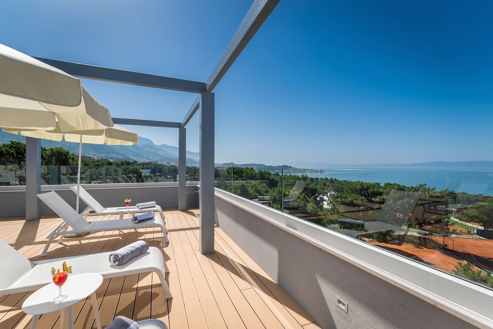 Hotel Mirjam — Hotel rooms in Makarska, Split-Dalmatia