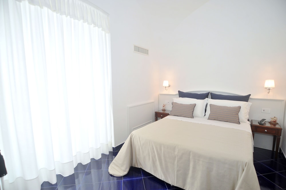 Core Amalfitano City Suites — Hotel rooms in Amalfi, Campania