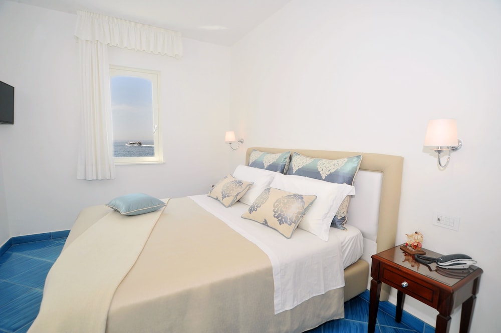 Core Amalfitano City Suites — Hotel rooms in Amalfi, Campania