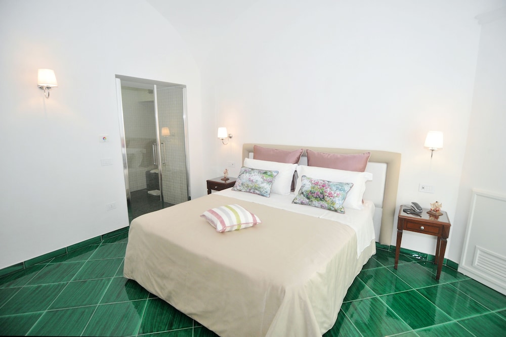Core Amalfitano City Suites — Hotel rooms in Amalfi, Campania