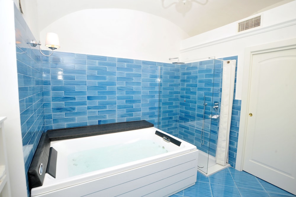Core Amalfitano City Suites — Spa in Amalfi, Campania