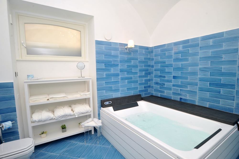 Core Amalfitano City Suites — Spa in Amalfi, Campania