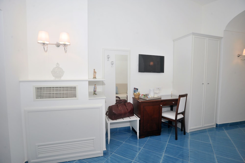 Core Amalfitano City Suites — Hotel rooms in Amalfi, Campania