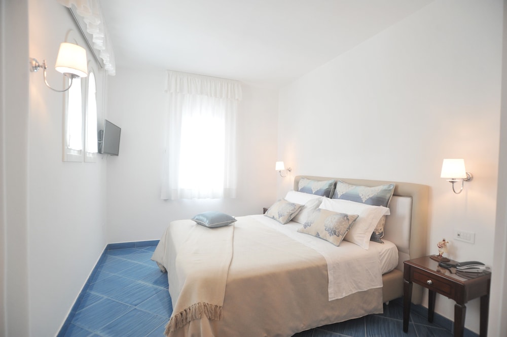 Core Amalfitano City Suites — Hotel rooms in Amalfi, Campania