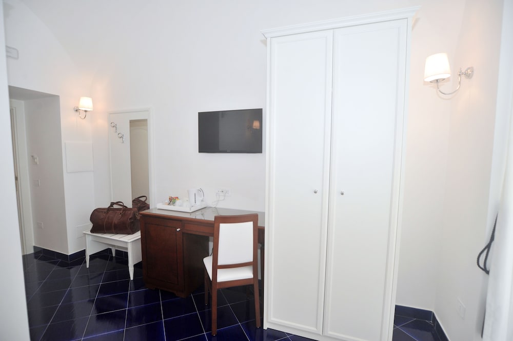 Core Amalfitano City Suites — Hotel rooms in Amalfi, Campania