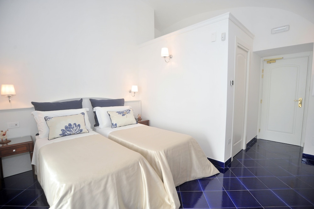 Core Amalfitano City Suites — Hotel rooms in Amalfi, Campania