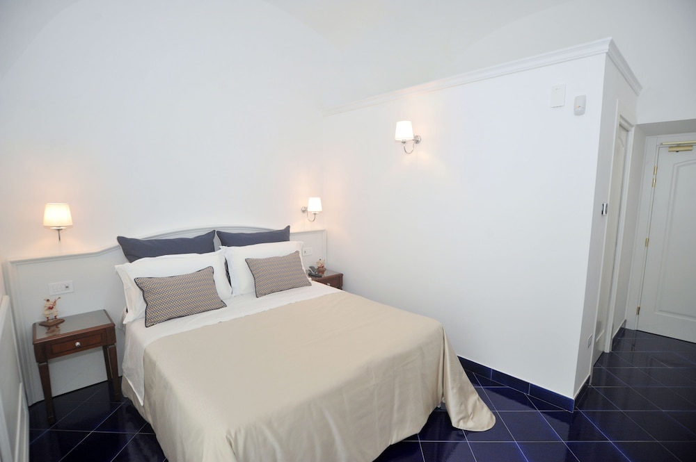 Core Amalfitano City Suites — Hotel rooms in Amalfi, Campania