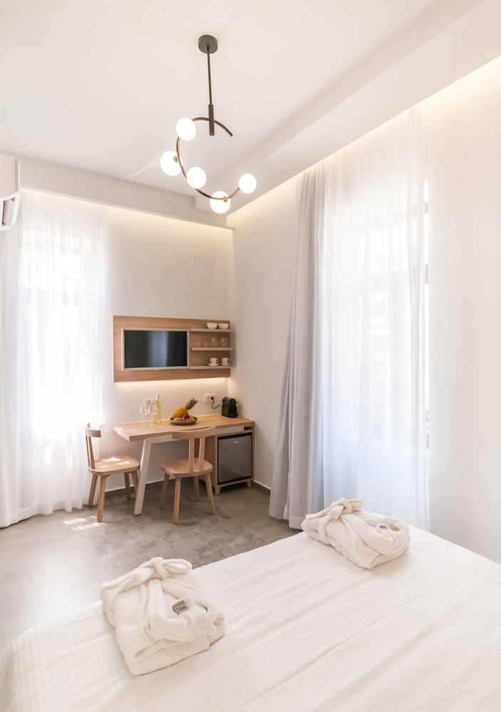 Epavli Boutique Luxury Suites — Hotel rooms in Chania