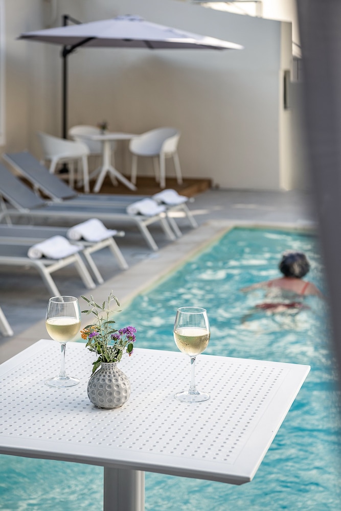 Epavli Boutique Luxury Suites - zdjęcie 2