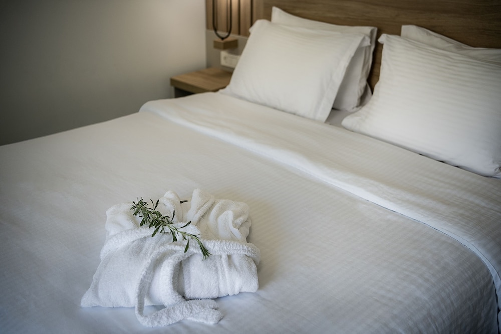 Epavli Boutique Luxury Suites — Hotel rooms in Chania