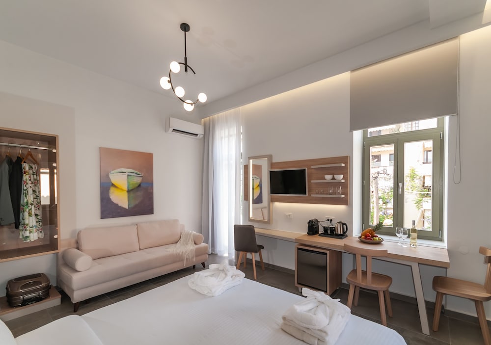 Epavli Boutique Luxury Suites — Hotel rooms in Chania