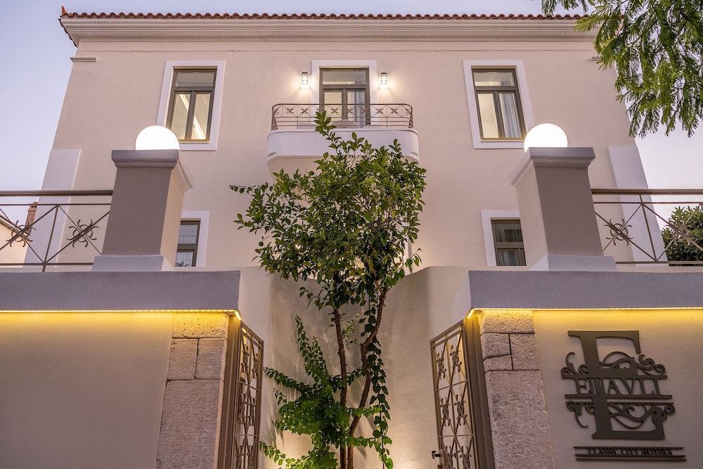 Epavli Boutique Luxury Suites — Hotel building in Chania