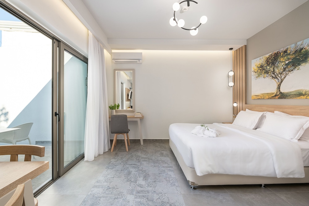 Epavli Boutique Luxury Suites — Hotel rooms in Chania