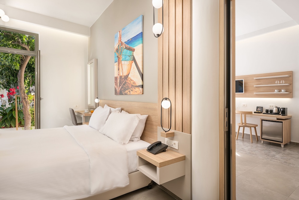 Epavli Boutique Luxury Suites — Hotel rooms in Chania
