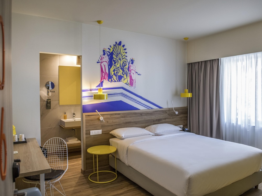 ibis Styles Athens Routes — Hotel rooms in Athens, Attica